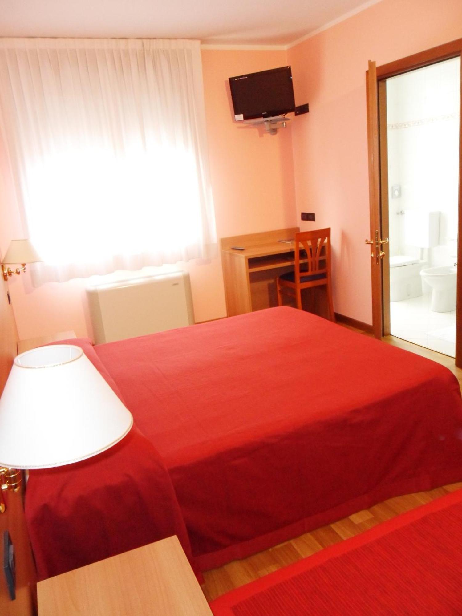 Hotel Ristorante Al Bassanello Bassano del Grappa Buitenkant foto