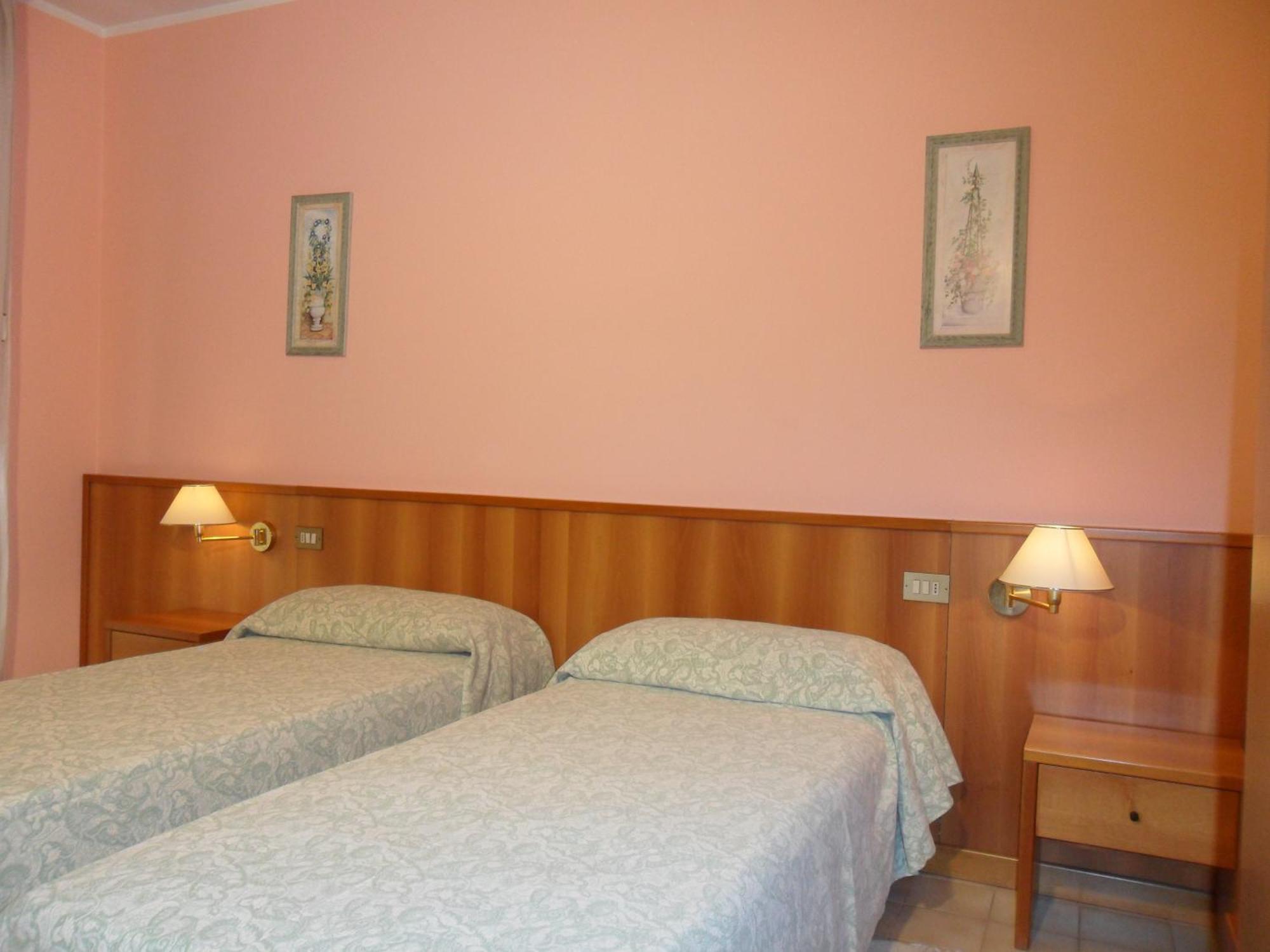 Hotel Ristorante Al Bassanello Bassano del Grappa Buitenkant foto
