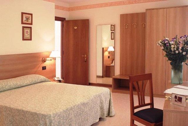 Hotel Ristorante Al Bassanello Bassano del Grappa Buitenkant foto