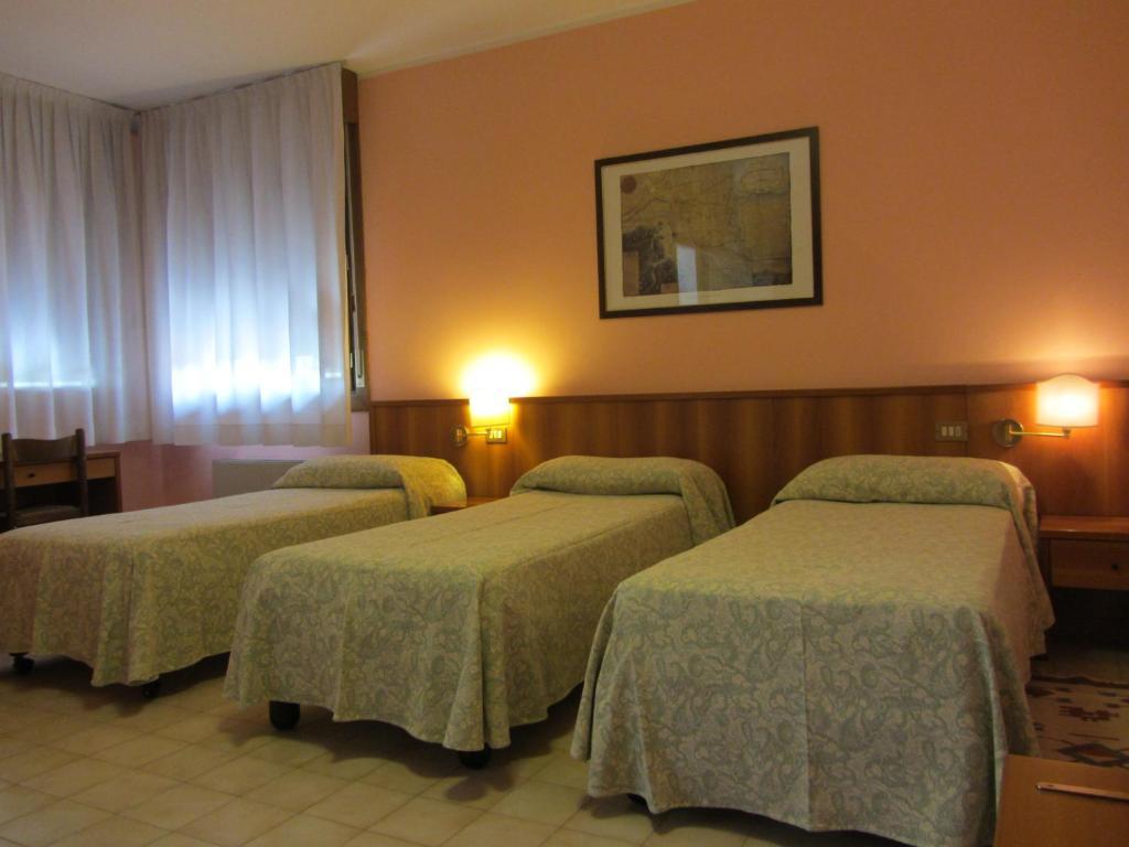 Hotel Ristorante Al Bassanello Bassano del Grappa Buitenkant foto