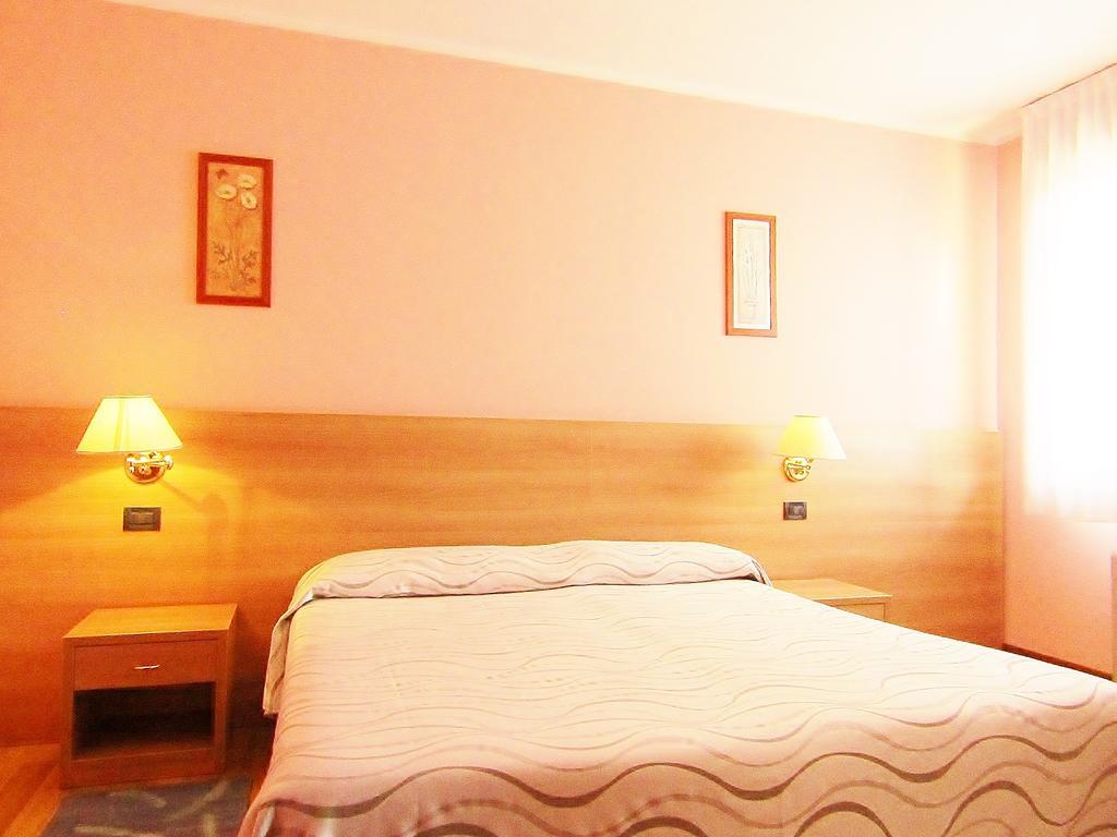 Hotel Ristorante Al Bassanello Bassano del Grappa Buitenkant foto