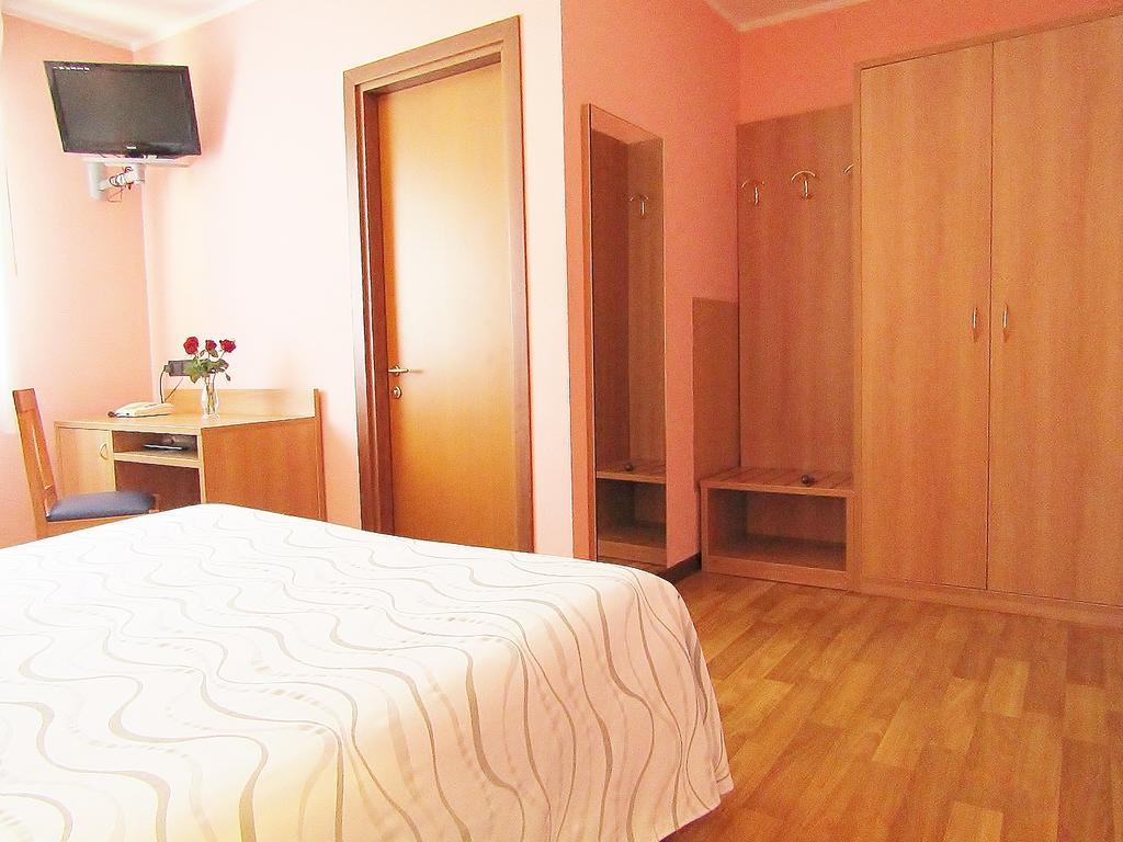 Hotel Ristorante Al Bassanello Bassano del Grappa Buitenkant foto