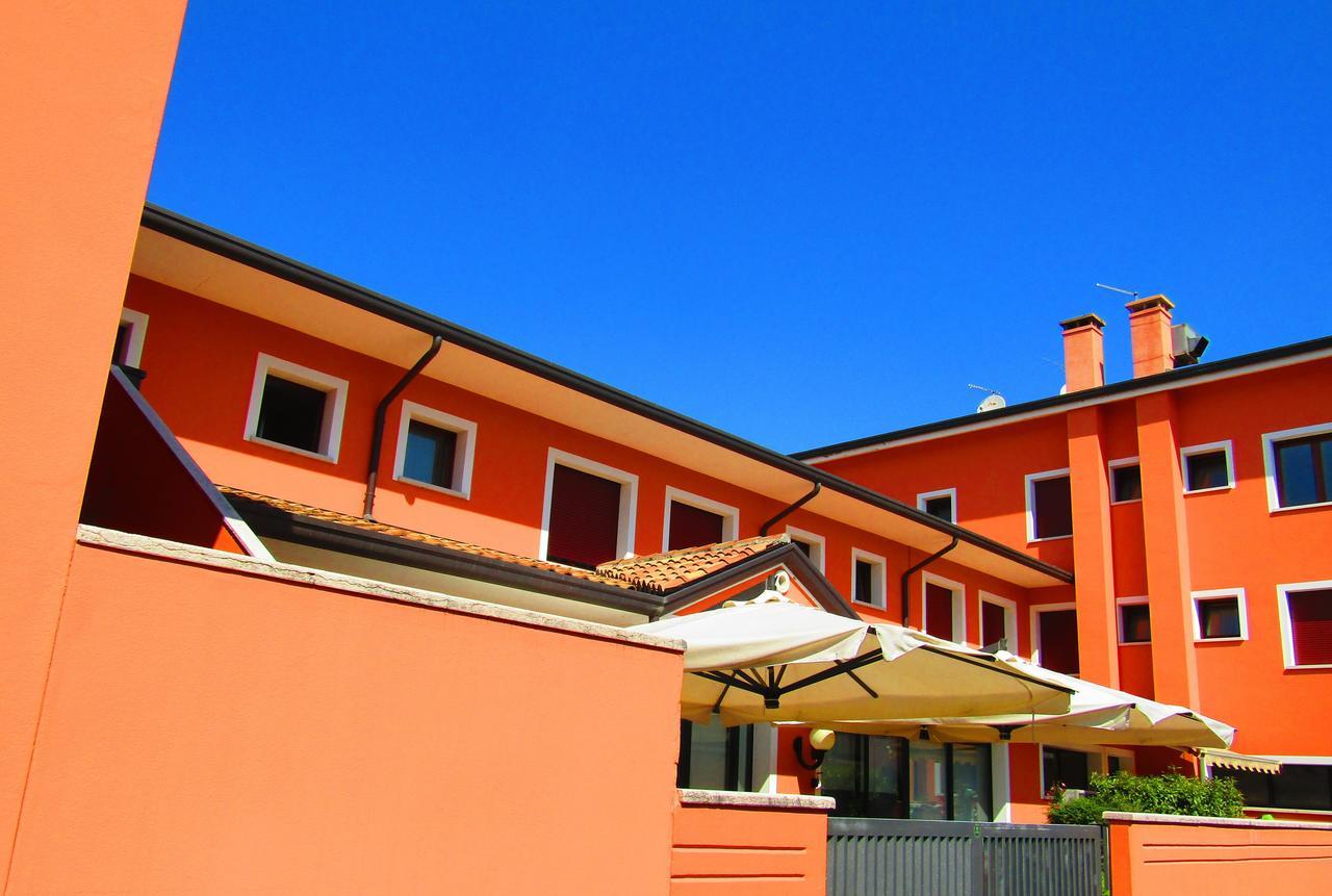 Hotel Ristorante Al Bassanello Bassano del Grappa Buitenkant foto