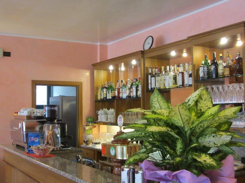 Hotel Ristorante Al Bassanello Bassano del Grappa Buitenkant foto